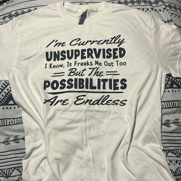 NEW Graphic Tee Bundle size Small - Picture 1 of 6